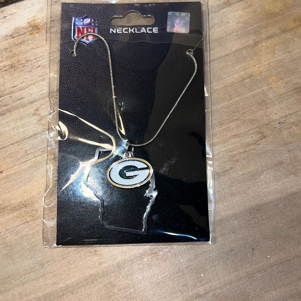 Green Bay Packers State Shape Charm w/ Team Logo Necklace NFL Football NWT